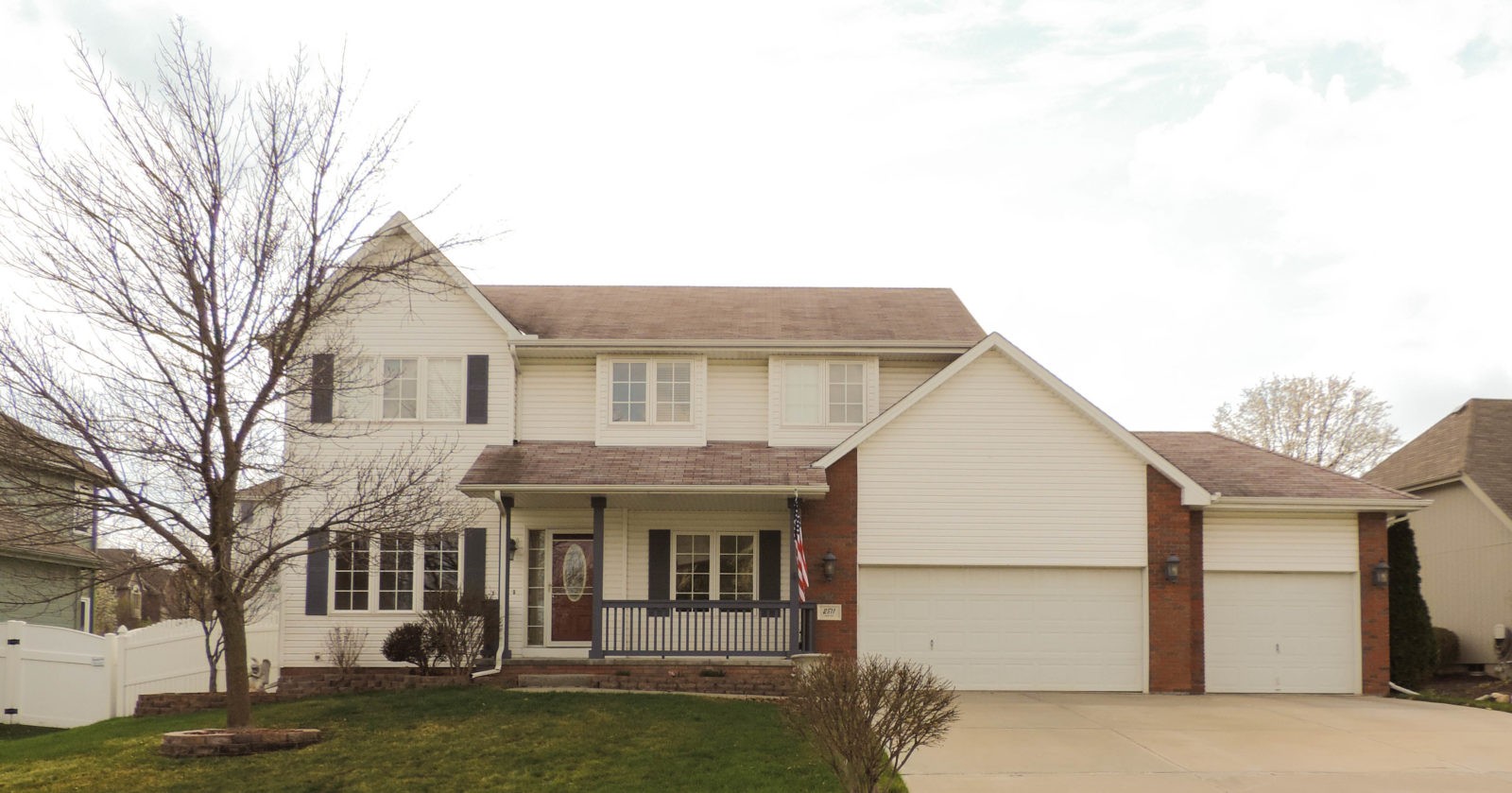 Price Reduction ~ Impressive 2 Story 5 Bedroom & 4 Car Garage Home in Eagle Hills Subdivision!